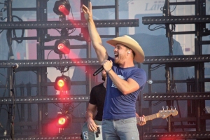 Dustin Lynch on the TODAY Show!