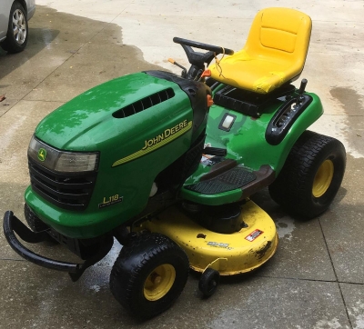 Pictured is a Deere that I owned briefly. 